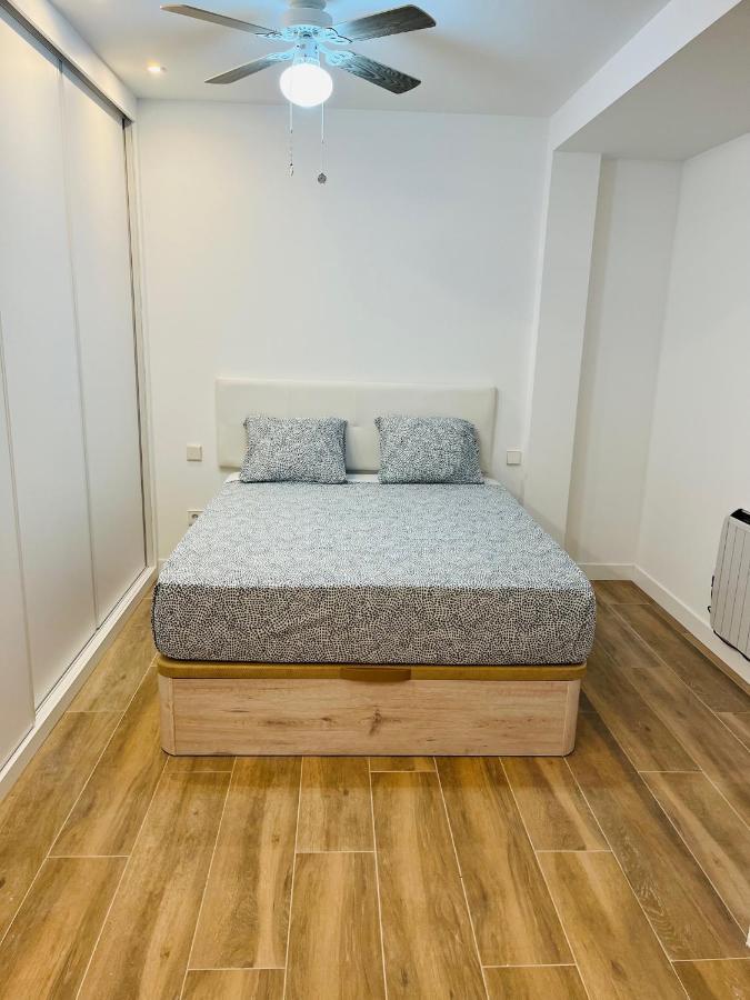 Bernabeu/ C.Universitaria Apartments Мадрид Екстериор снимка