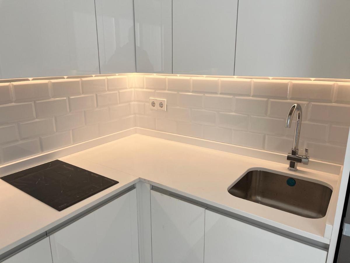Bernabeu/ C.Universitaria Apartments Мадрид Екстериор снимка