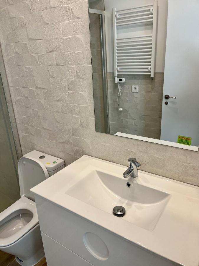Bernabeu/ C.Universitaria Apartments Мадрид Екстериор снимка