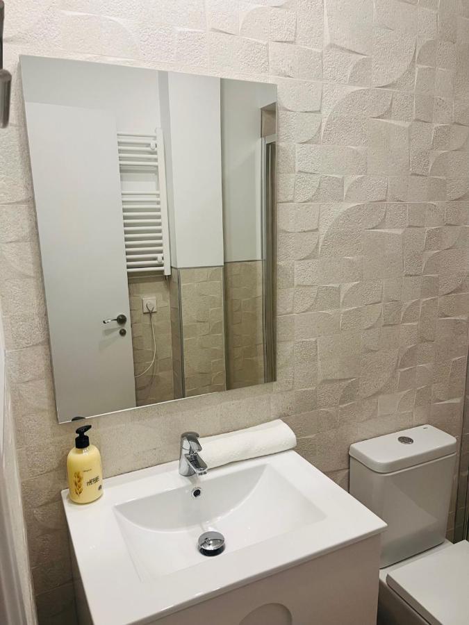 Bernabeu/ C.Universitaria Apartments Мадрид Екстериор снимка
