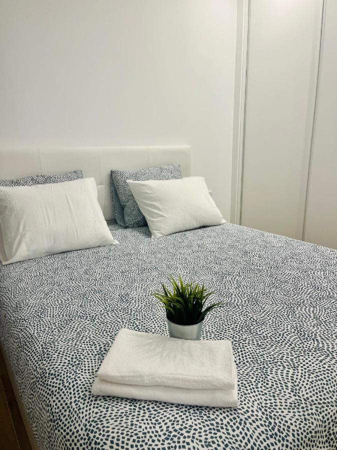 Bernabeu/ C.Universitaria Apartments Мадрид Екстериор снимка