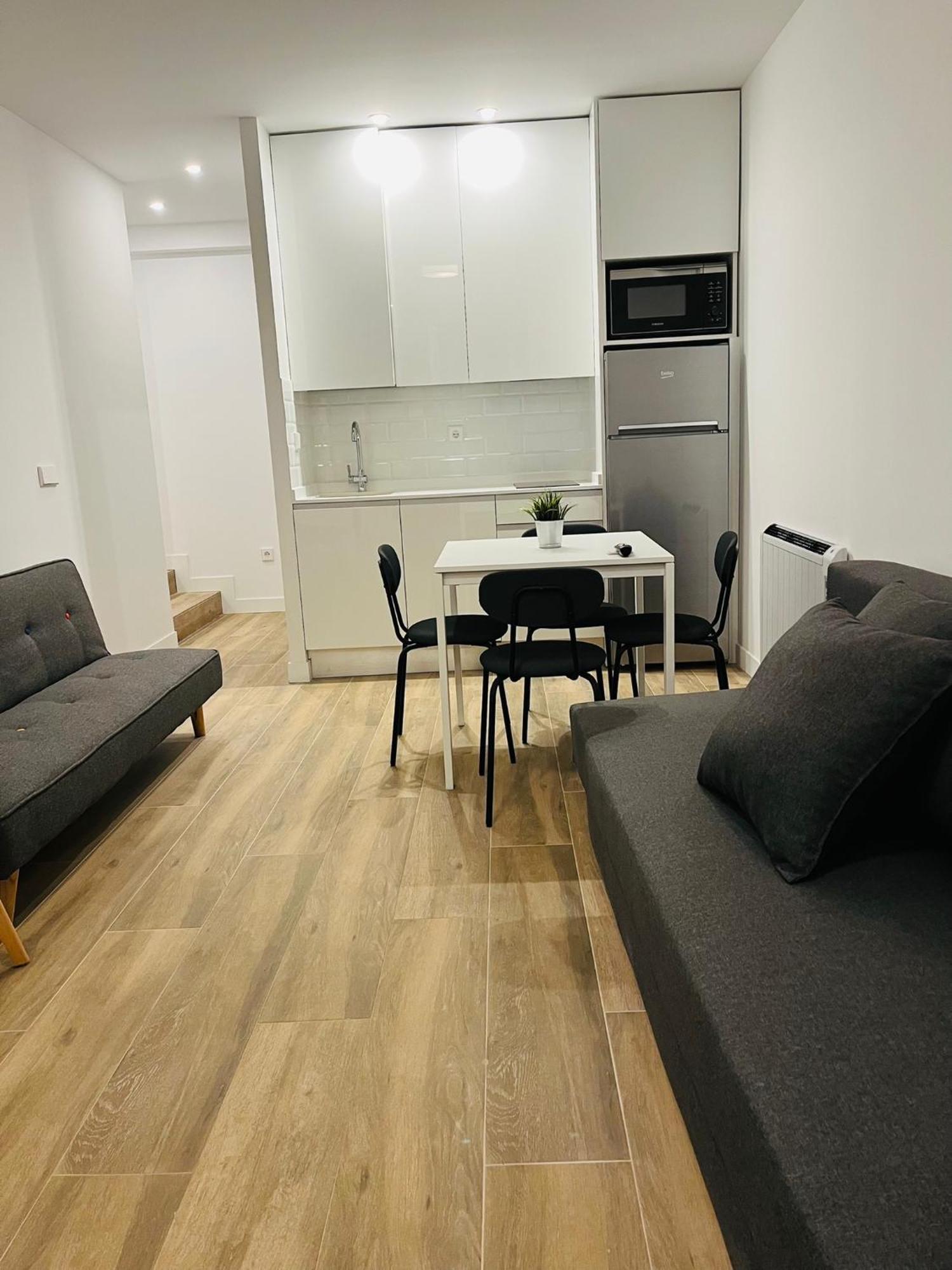 Bernabeu/ C.Universitaria Apartments Мадрид Екстериор снимка